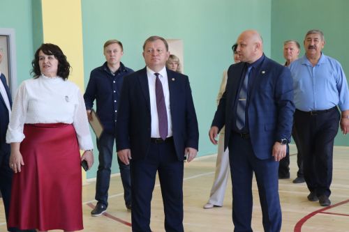 В Нурлате первый звонок для учеников школы №2 прозвенел в обновленных стенах