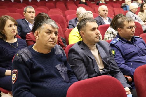 В Доме дружбы народов Нурлата прошел сход граждан, проживающих в мкр. Сахароваров