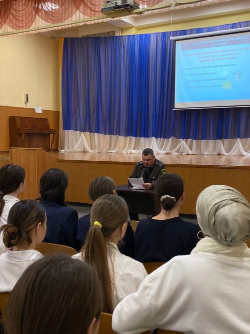 В школе №9 города Нурлат учащимся рассказали о правилах безопасной езды на снегоходах