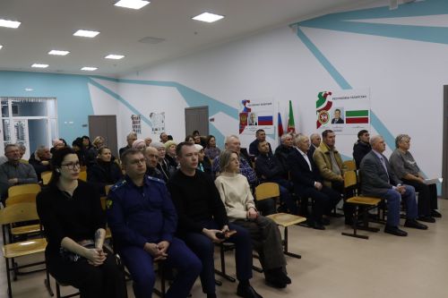Жители микрорайона железнодорожников встретились с руководством района