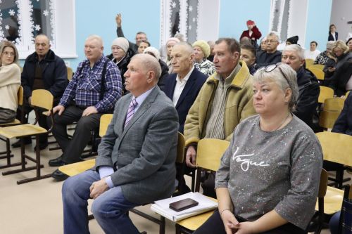 Жители микрорайона железнодорожников встретились с руководством района
