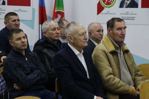 Жители микрорайона железнодорожников встретились с руководством района