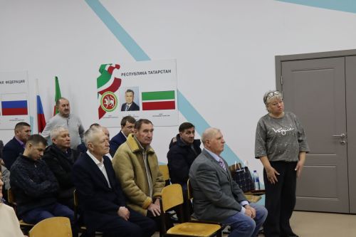 Жители микрорайона железнодорожников встретились с руководством района