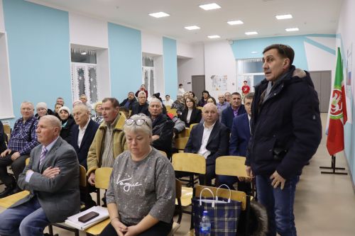 Жители микрорайона железнодорожников встретились с руководством района