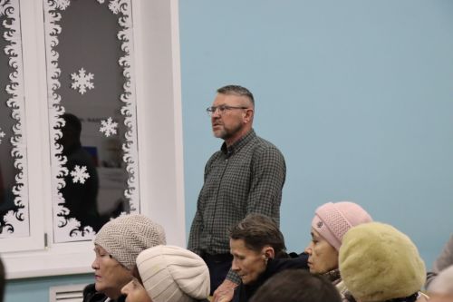 Жители микрорайона железнодорожников встретились с руководством района