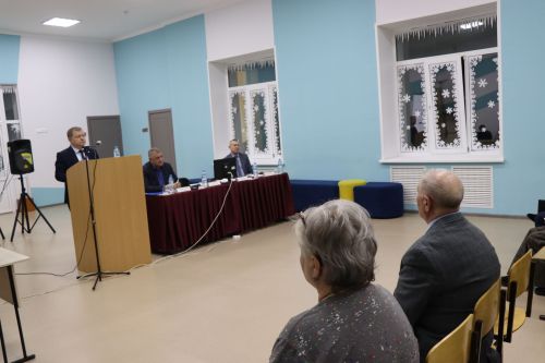 Жители микрорайона железнодорожников встретились с руководством района