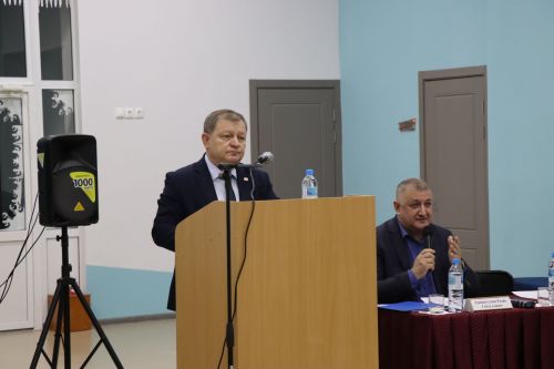 Жители микрорайона железнодорожников встретились с руководством района