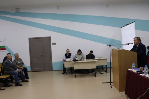 Жители микрорайона железнодорожников встретились с руководством района