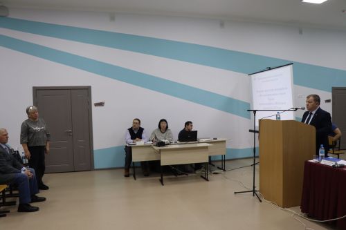 Жители микрорайона железнодорожников встретились с руководством района