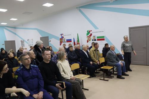 Жители микрорайона железнодорожников встретились с руководством района