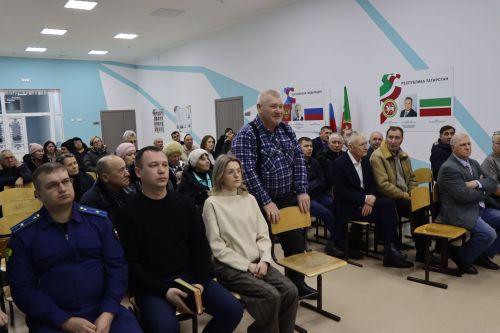 Жители микрорайона железнодорожников встретились с руководством района