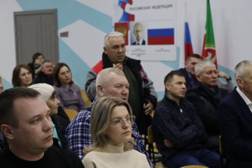 Жители микрорайона железнодорожников встретились с руководством района
