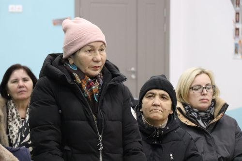 Жители микрорайона железнодорожников встретились с руководством района