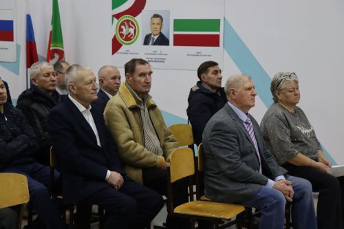 Жители микрорайона железнодорожников встретились с руководством района