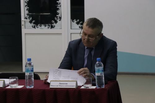 Жители микрорайона железнодорожников встретились с руководством района