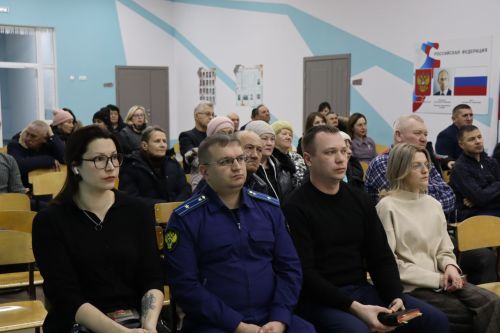 Жители микрорайона железнодорожников встретились с руководством района