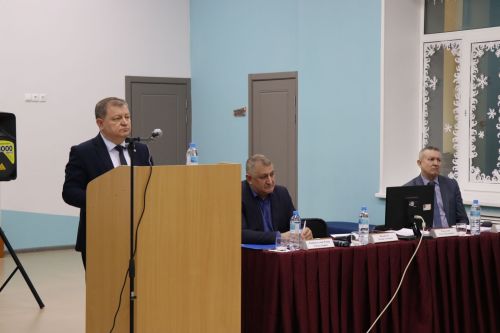 Жители микрорайона железнодорожников встретились с руководством района