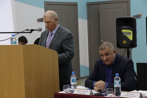 Жители микрорайона железнодорожников встретились с руководством района