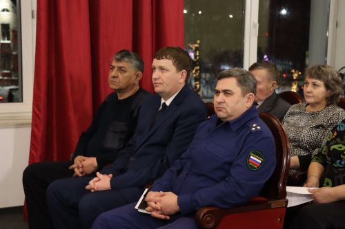 На встрече с жителями микрорайона «Центральный» наградили работников ООО «Жилье г.Нурлат»