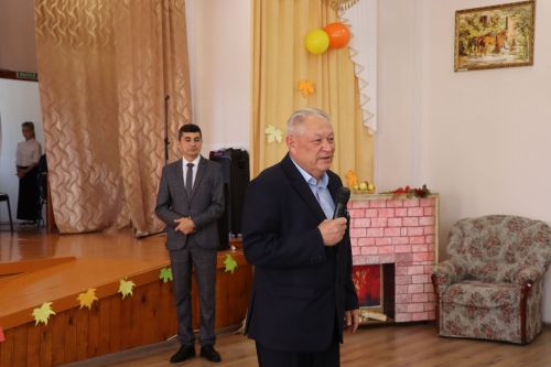Дамир Ишкинеев посетил Нурлатский дом-интернат для престарелых и инвалидов