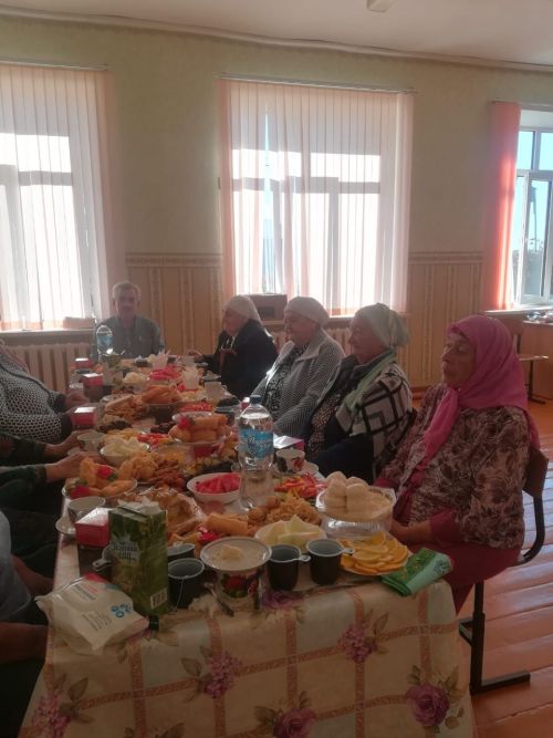 В Чулпановской школе чествовали ветеранов в День пожилого человека