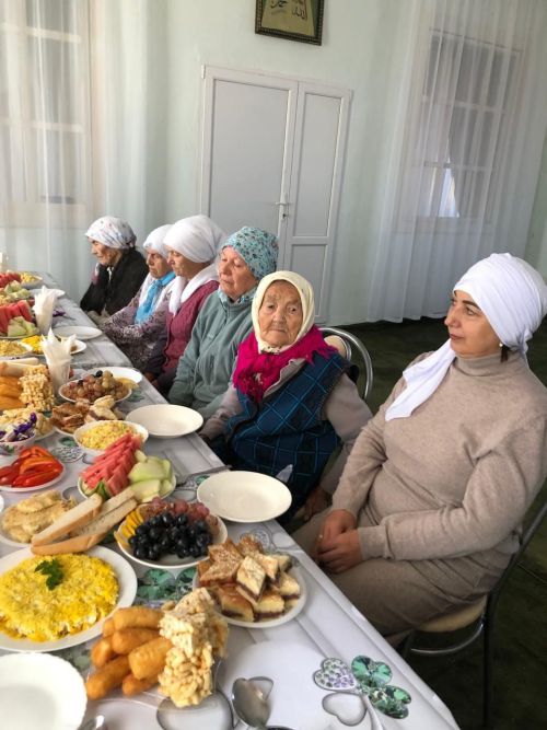 В Кичкальне устроили праздничное чаепитие для старшего поколения
