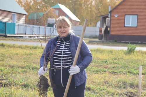 В Нурлате посадили Аллею волонтеров