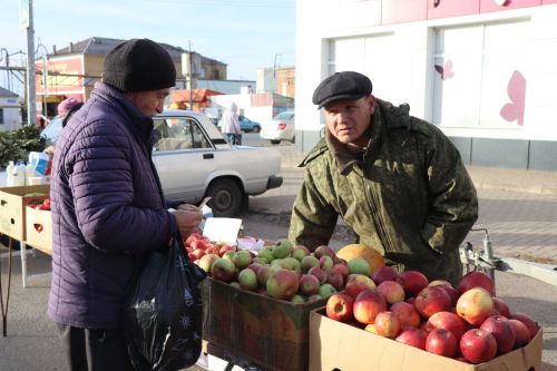 В Нурлате проходит очередная осенняя сельскохозяйственная ярмарка