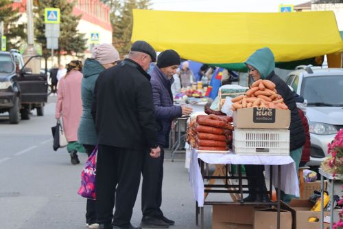 В Нурлате проходит очередная осенняя сельскохозяйственная ярмарка