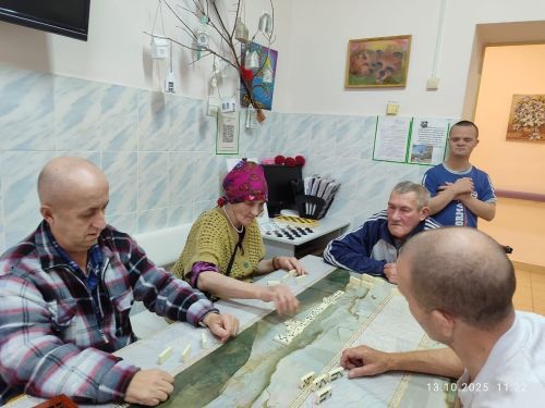 Настольные игры объединяют жителей Нурлатского дома-интерната