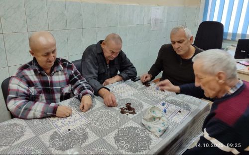 Настольные игры объединяют жителей Нурлатского дома-интерната