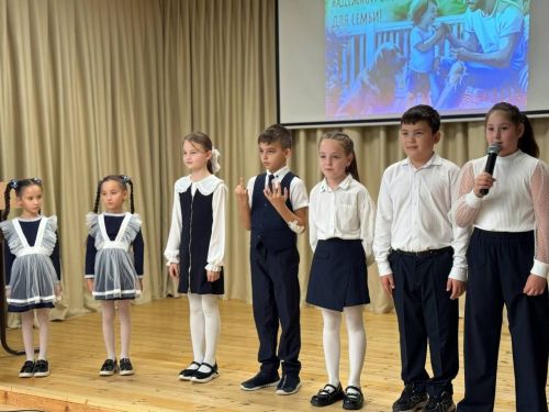 Трогательные поздравления: нурлатские школьники чествовали отцов