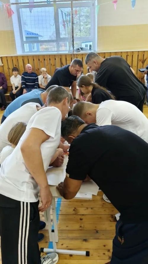 Трогательные поздравления: нурлатские школьники чествовали отцов