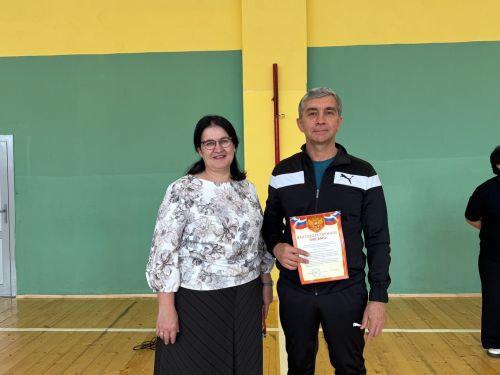 Трогательные поздравления: нурлатские школьники чествовали отцов