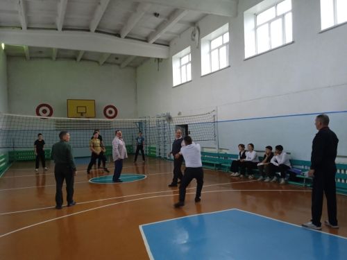 Трогательные поздравления: нурлатские школьники чествовали отцов