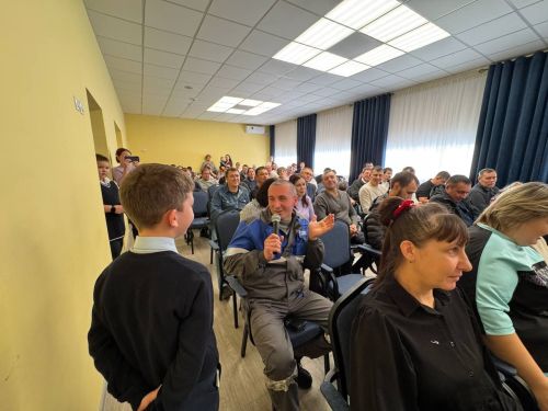 Трогательные поздравления: нурлатские школьники чествовали отцов
