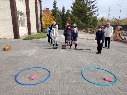В нурлатском доме-интернате прошли «Веселые старты» для старшего поколения