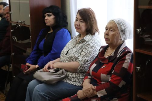Дамир Ишкинеев провел заседание по вопросам взаимодействия с религиозными и общественными организациями