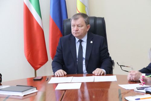 Дамир Ишкинеев провел заседание по вопросам взаимодействия с религиозными и общественными организациями