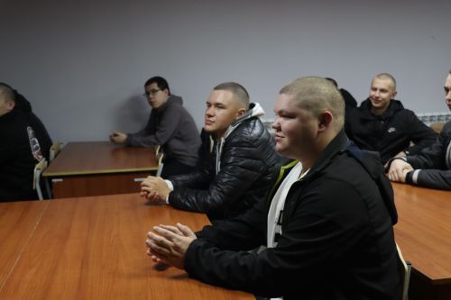 В Нурлате проводили в армию очередную группу новобранцев