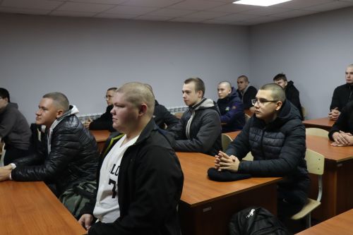 В Нурлате проводили в армию очередную группу новобранцев