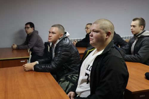 В Нурлате проводили в армию очередную группу новобранцев