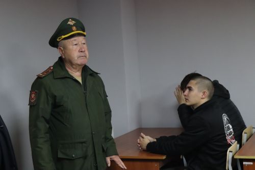 В Нурлате проводили в армию очередную группу новобранцев