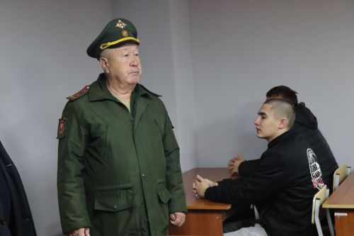 В Нурлате проводили в армию очередную группу новобранцев