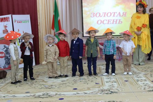 Осенняя сказка в «Буратино»: малыши покорили всех своими выступлениями