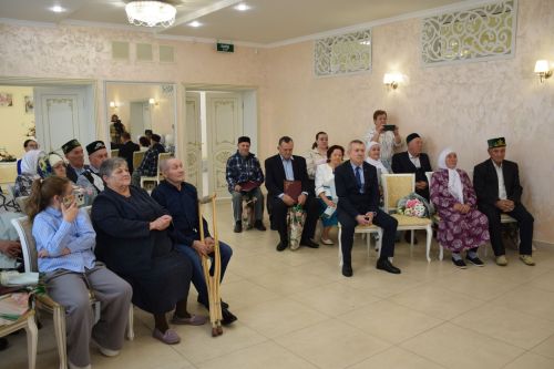 В Нурлате чествовали юбиляров семейной жизни (+фоторепортаж)