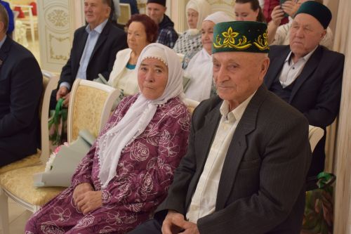 В Нурлате чествовали юбиляров семейной жизни (+фоторепортаж)