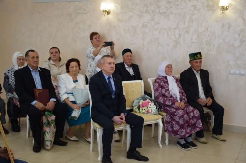 В Нурлате чествовали юбиляров семейной жизни (+фоторепортаж)