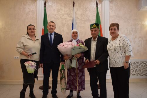В Нурлате чествовали юбиляров семейной жизни (+фоторепортаж)