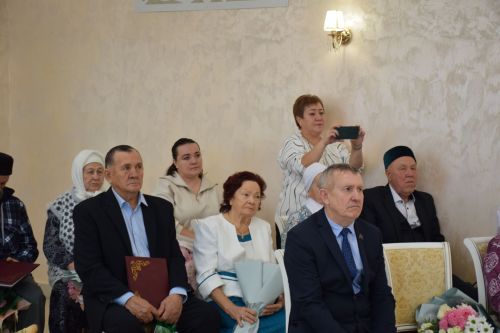 В Нурлате чествовали юбиляров семейной жизни (+фоторепортаж)